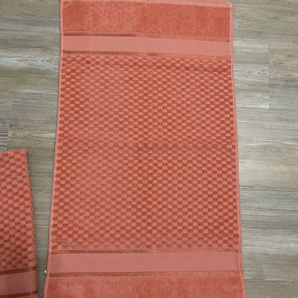 Coral hand towels & wash cloth set